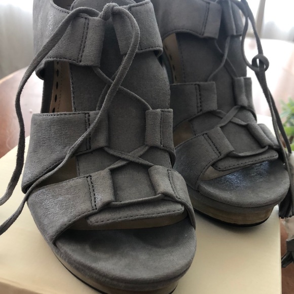 COACH HEEELS - Picture 5 of 6